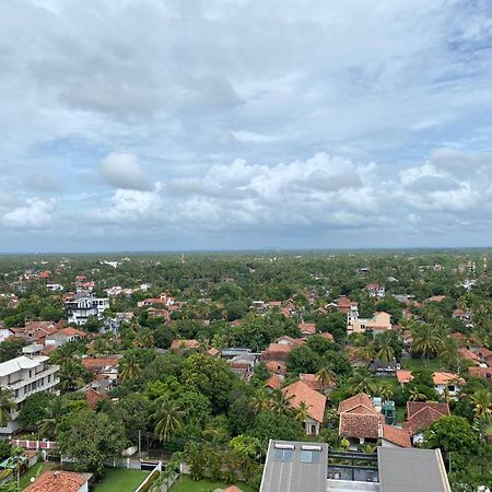 Ocean Breeze - Udaya Luxury Apartments Negombo Luaran gambar