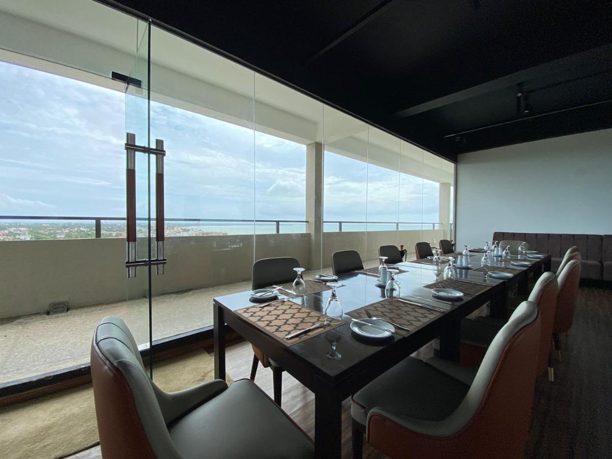Ocean Breeze - Udaya Luxury Apartments Negombo Luaran gambar
