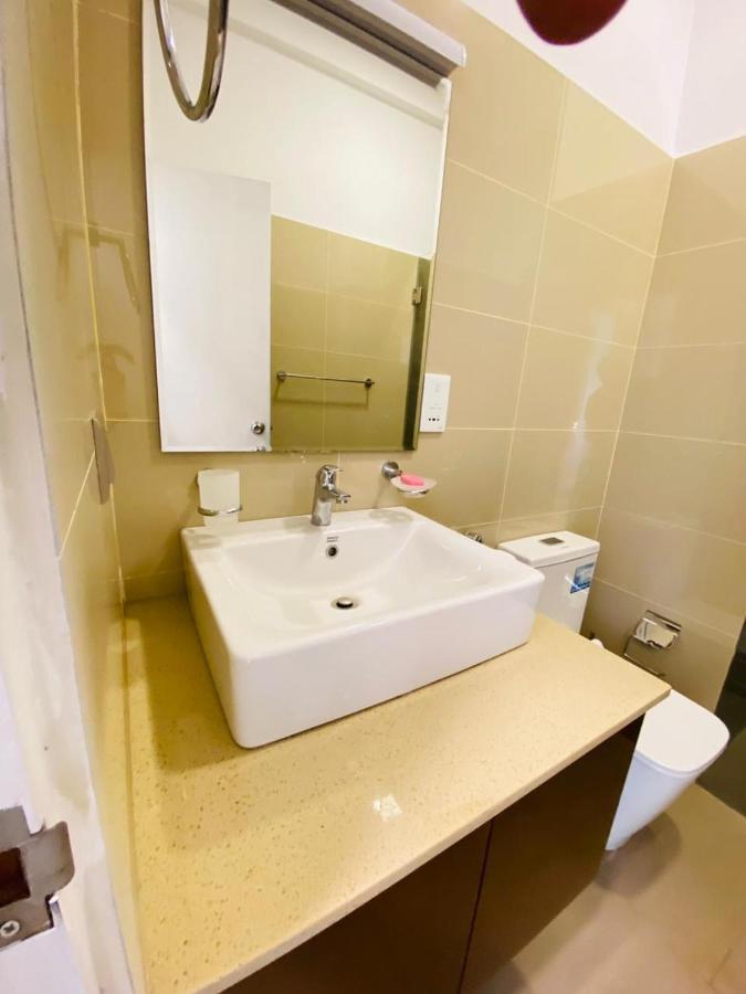 Ocean Breeze - Udaya Luxury Apartments Negombo Luaran gambar