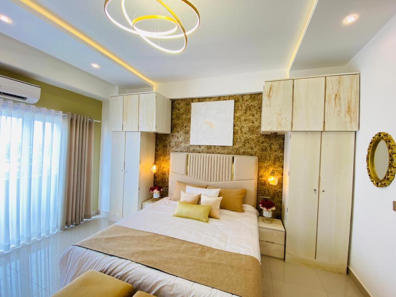 Ocean Breeze - Udaya Luxury Apartments Negombo Luaran gambar